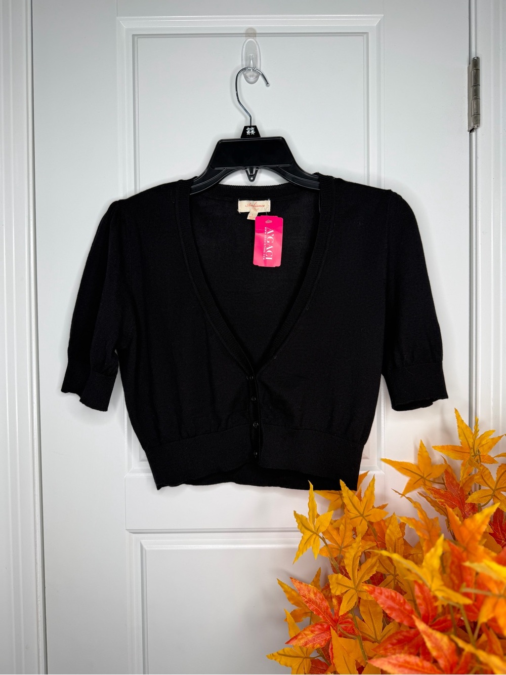 A'gaci Black Cropped V-Neck Button Cardigan